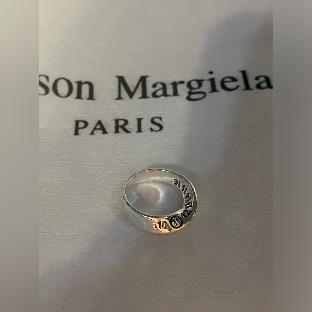 Maison Martin Margiela Elegant Silver Ring - Picture 3 of 3